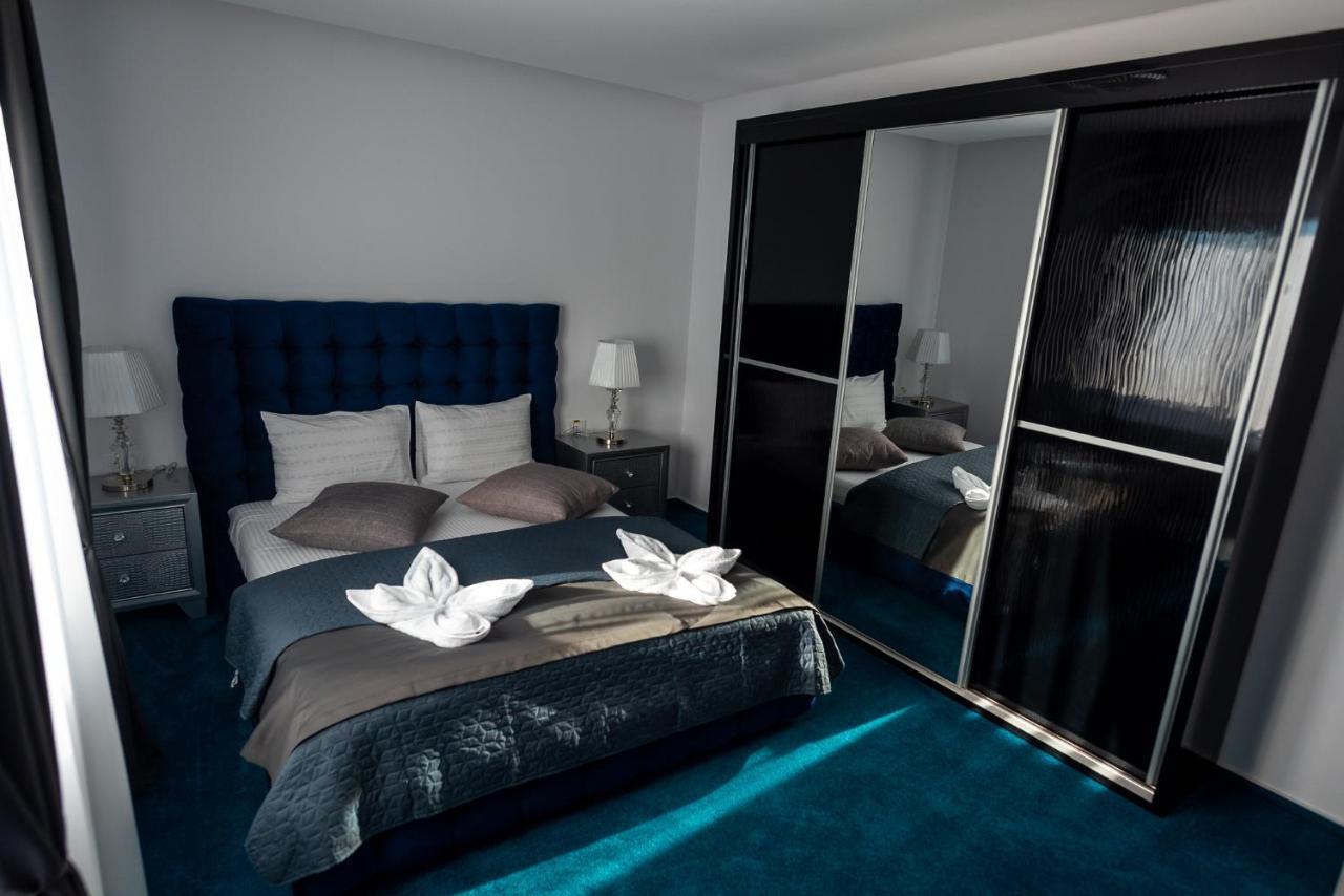 Complex Noblesse Hotel Vaslui Bagian luar foto