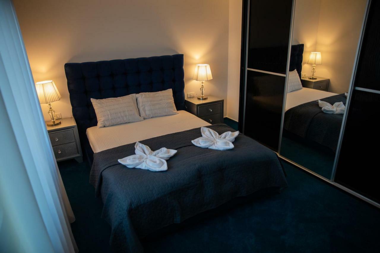 Complex Noblesse Hotel Vaslui Bagian luar foto